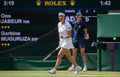 Ons Jabeur continuă să scrie istorie pentru sportul arab! A învins o dublă câștigătoare de Grand Slam și s-a calificat în „optimi” la Wimbledon
