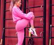 Rea în cușcă, senzuală pe Instagram » Cum își încântă Anastasia fanii