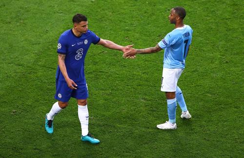 Raheem Sterling (27 de ani) e la un pas de Chelsea! Manchester City și-a dat acordul pentru transfer și urmează să fie puse la punct ultimele detalii.