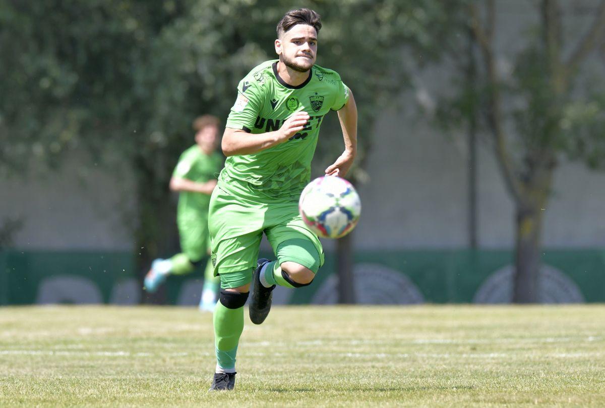 E gata să semneze cu Dinamo, dar e categoric: „Dacă e foarte rău, ridic mâna și plec acasă”