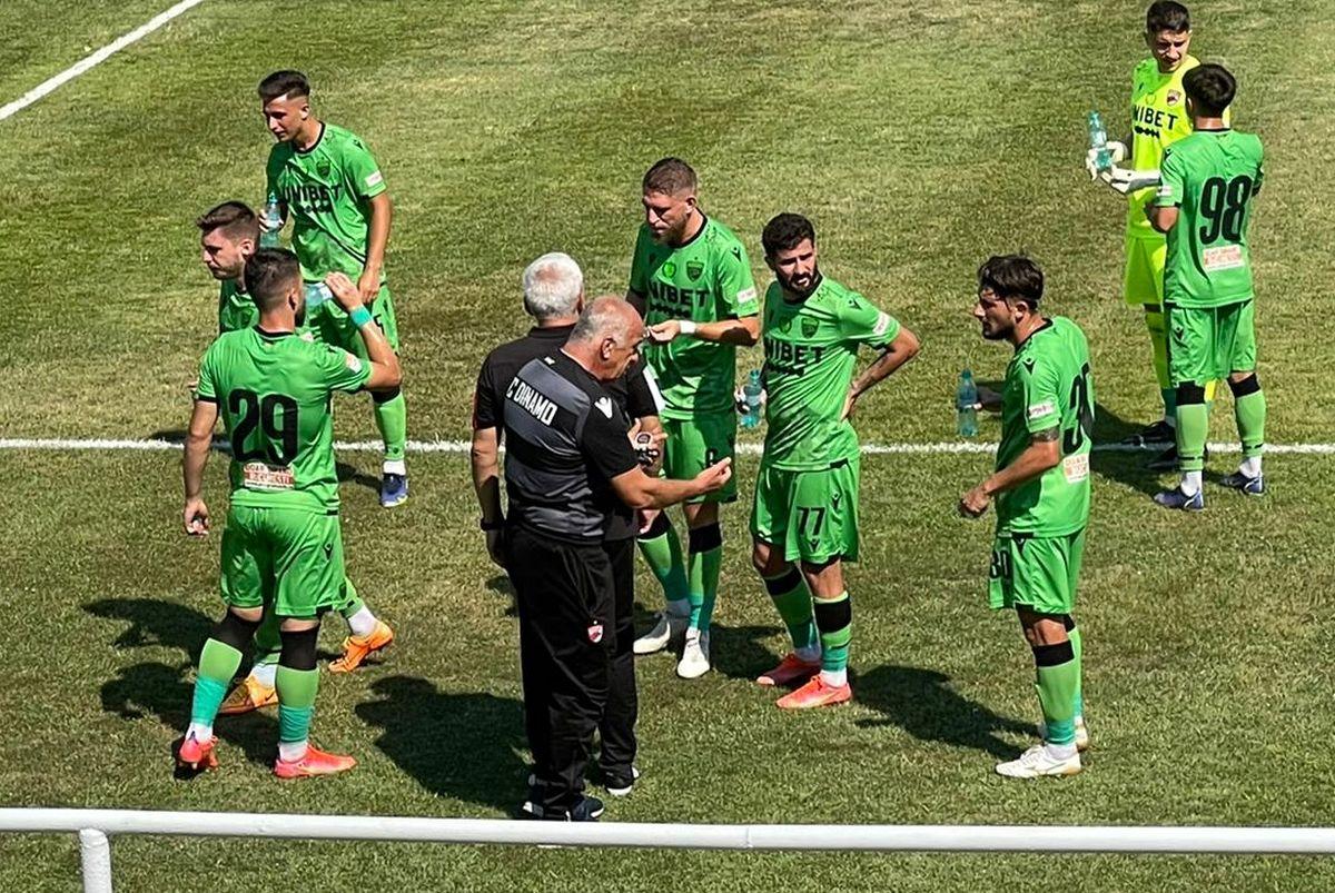 E gata să semneze cu Dinamo, dar e categoric: „Dacă e foarte rău, ridic mâna și plec acasă”