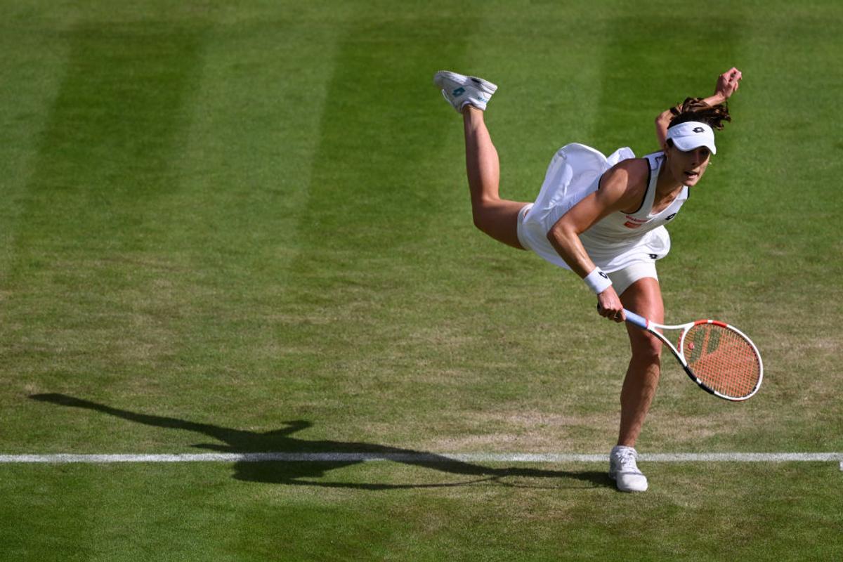 Surpriza anului în tenisul mondial: Iga Swiatek, învinsă după 37 de victorii consecutive! Halep, noua mare favorită de la Wimbledon