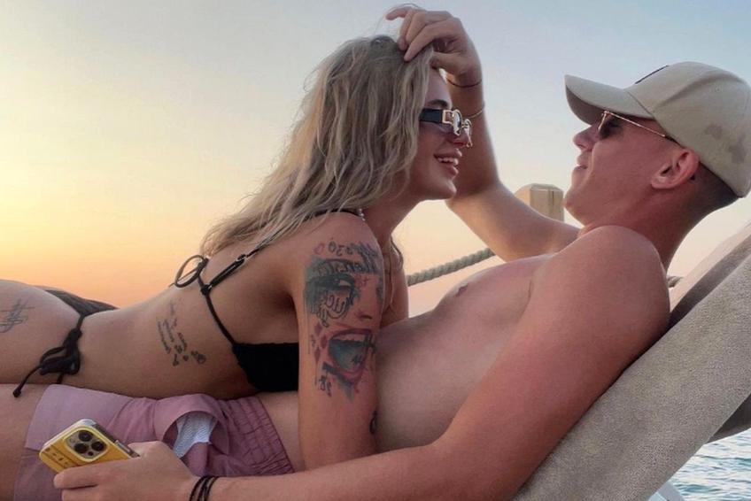 Alexandru Ișfan, alături de partenera Ana / Sursă foto: instagram.com/anababata/