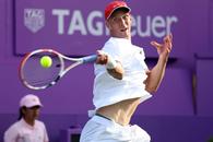 A lăsat baletul pentru a deveni jucător profesionist de tenis și debutează pe tabloul principal de la Wimbledon