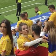 Kira Hagi, surprinsă în brațele iubitului ei la România - Olanda, foto: GSP