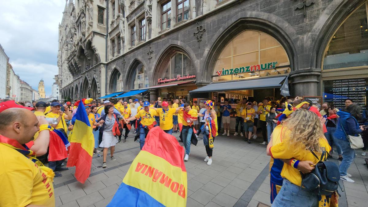 Piele de găină! Atmosferă senzațională creată de fanii „tricolorilor” » Momentul intonării imnului României a zguduit Munchenul