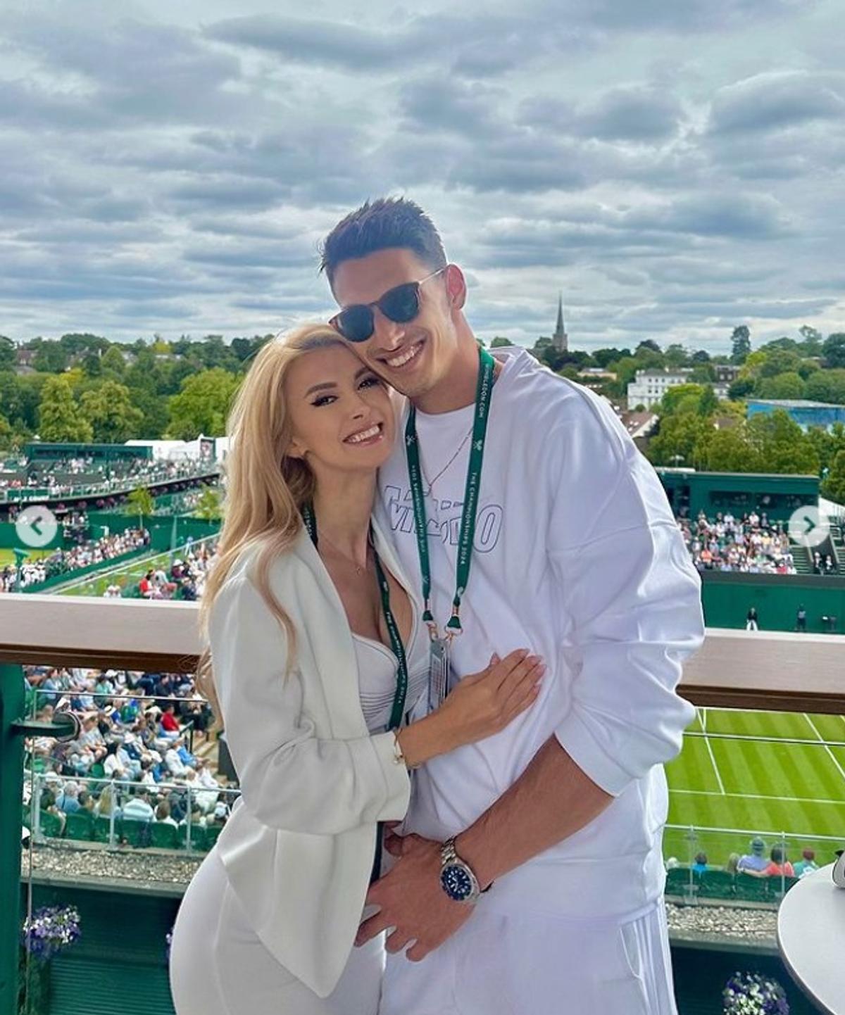 Andreea Bălan a dezvăluit motivul pentru care Victor Cornea a cerut-o în căsătorie în avion: „L-am întrebat de ce a făcut așa”