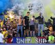 10 detalii observate de pe stadion la România - Olanda » Torțe, fumigene, scandări xenofobe și o ploaie de pahare