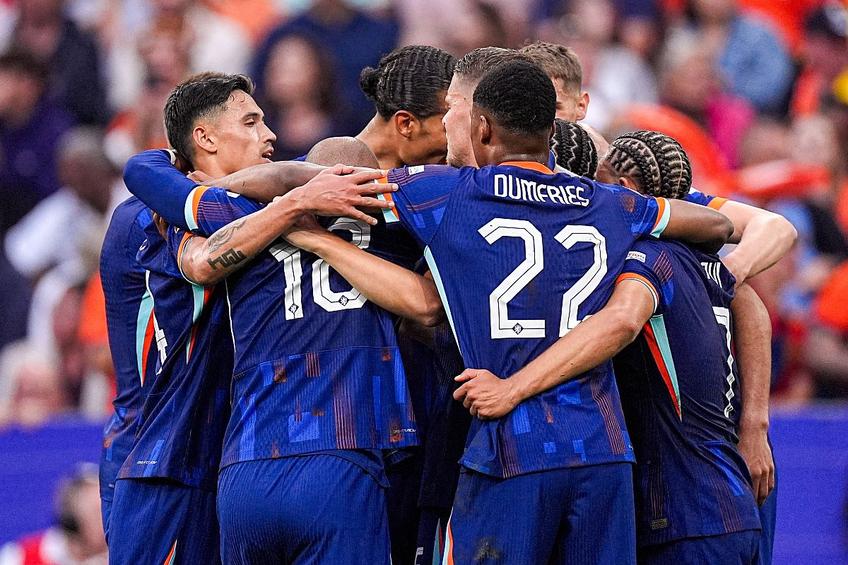 Bucuria batavilor, după victoria cu România, scor 3-0. Sursă foto: Imago