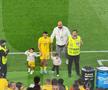„În minutul 90, în mijlocul întunericului, imensa peluză a început să scandeze «România, România!». O mulțumire” » Scene emoționante la final: 25.000 de inimi, o singură națională