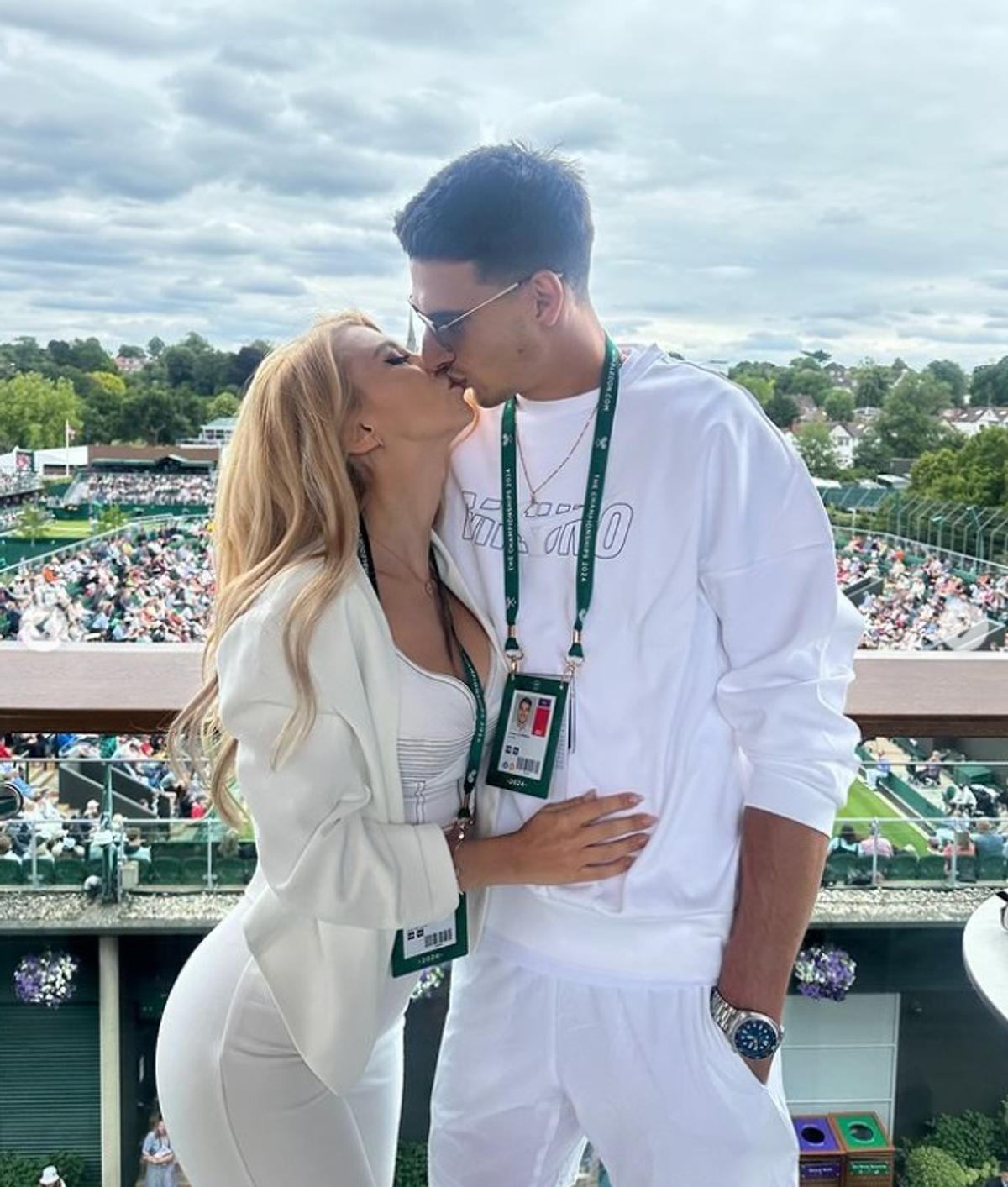Intrată pe „blat” la Australian Open, Andreea Bălan nu l-a „ratat” nici pe Novak Djokovic! Ce s-a întâmplat câteva minute înainte de primul meci al sârbului