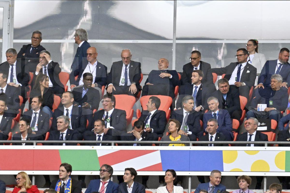 Argăseală, Seedorf, Andreea Esca » Imagine inedită surprinsă de GSP la România - Olanda