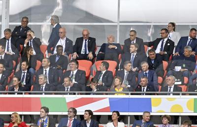 Argăseală, Seedorf, Andreea Esca » Imagine inedită surprinsă de GSP la România - Olanda