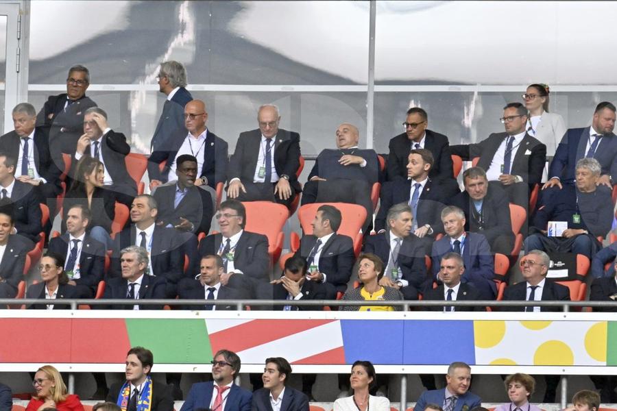 Loja FRF la meciul România - Olanda de la EURO 2024 a fost plină de vedete, de la foști mari fotbaliști la șefii UEFA/ foto: Cristi Preda (GSP) Argăseală, Seedorf, Andreea Esca » Imagine inedită surprinsă de GSP la România - Olanda