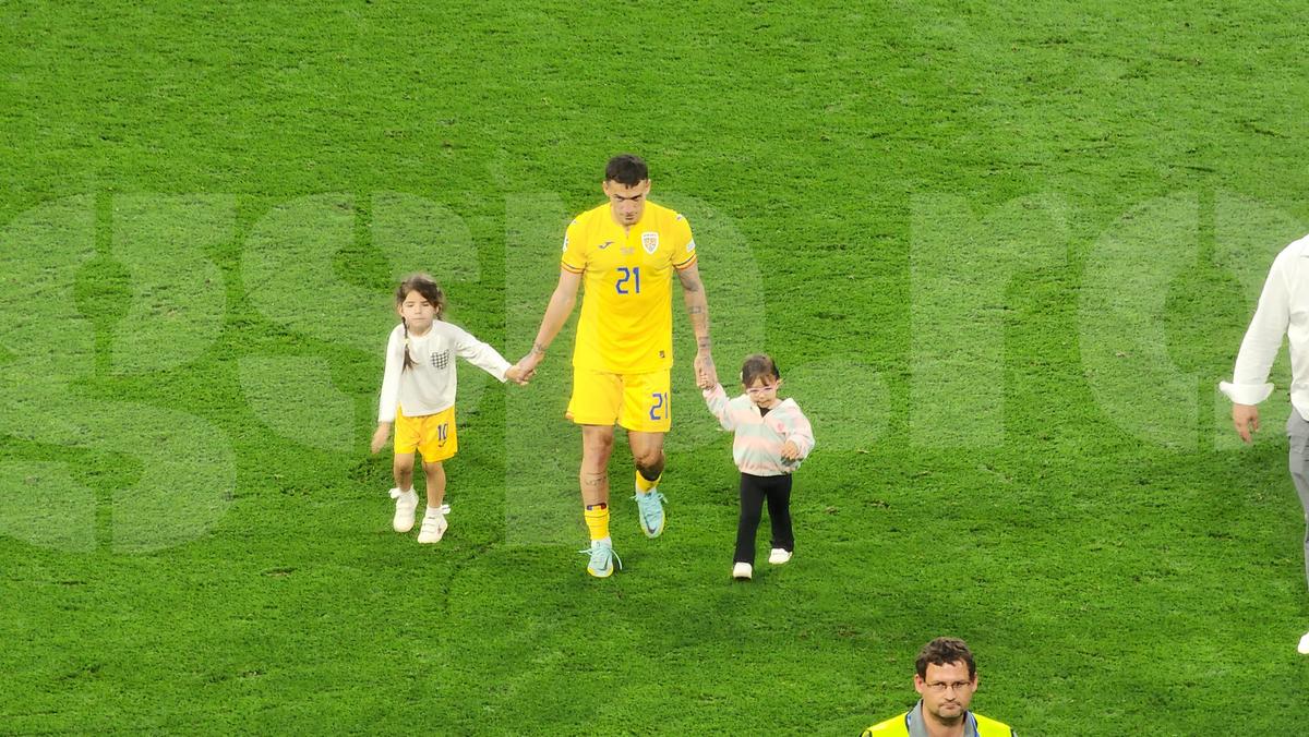 „În minutul 90, în mijlocul întunericului, imensa peluză a început să scandeze «România, România!». O mulțumire” » Scene emoționante la final: 25.000 de inimi, o singură națională