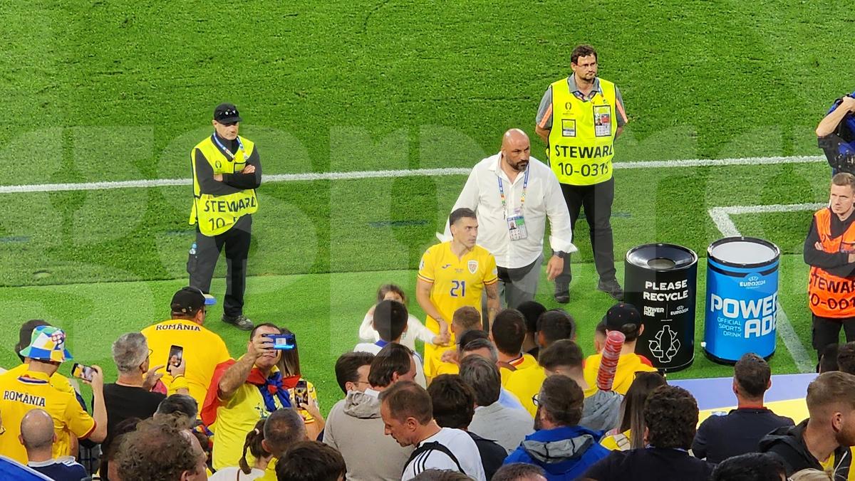 „În minutul 90, în mijlocul întunericului, imensa peluză a început să scandeze «România, România!». O mulțumire” » Scene emoționante la final: 25.000 de inimi, o singură națională