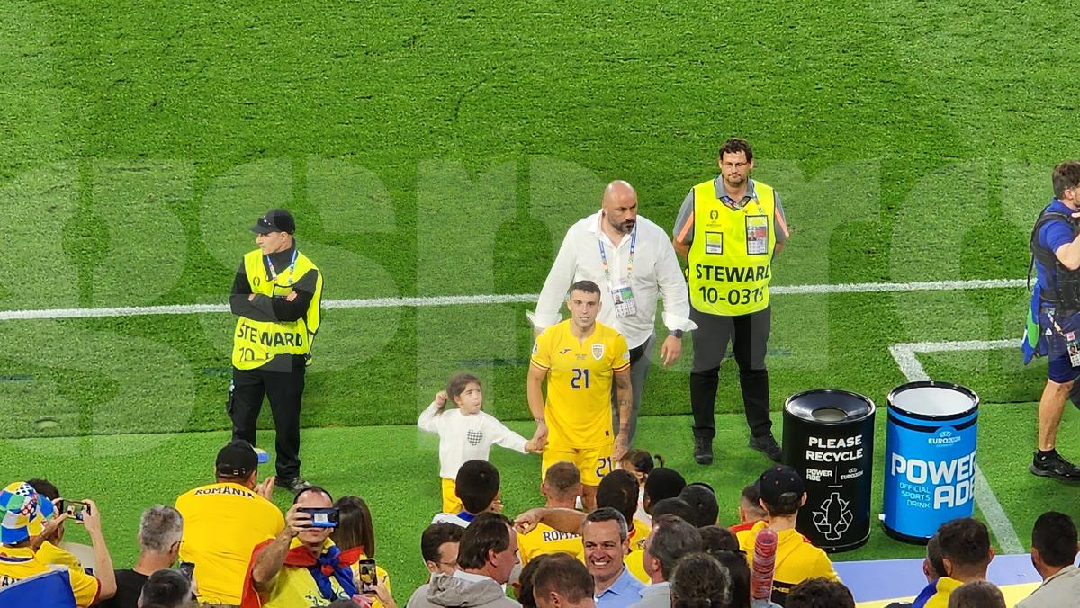 Imagini de la finalul optimii România - Olanda