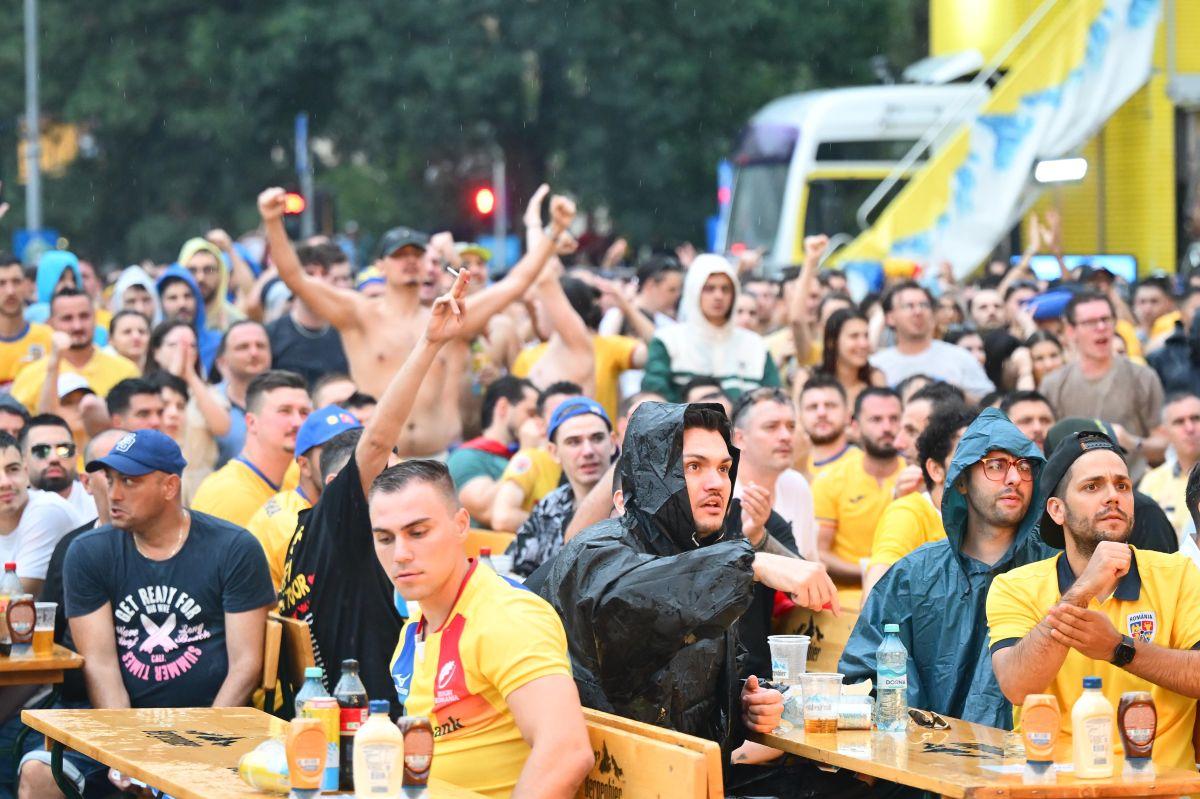 Bucureștenii au luat cu asalt Calea Victoriei pentru România - Olanda! Imagini spectaculoase surprinse de fotoreporterul Gazetei