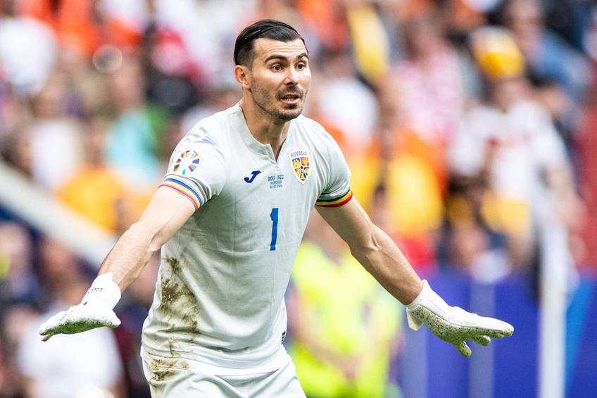 România a fost învinsă clar de Olanda, scor 0-3, și a părăsit Euro 2024 în faza optimilor de finală. Donyell Malen, de la Dortmund, a fost eroul partidei, cu o „dublă”. La reușita din prelungiri, Florin Niță a fost surprins într-o ipostază inedită.