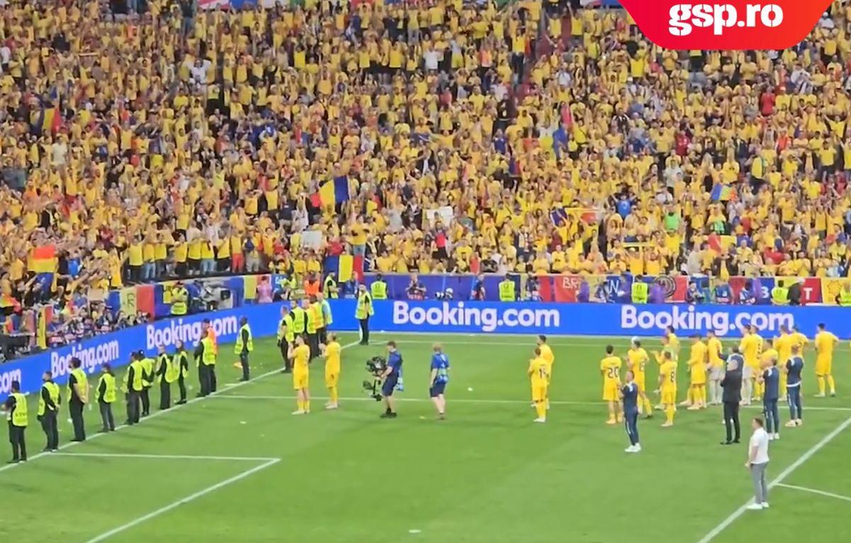 „În minutul 90, în mijlocul întunericului, imensa peluză a început să scandeze «România, România!». O mulțumire” » Scene emoționante la final: 25.000 de inimi, o singură națională