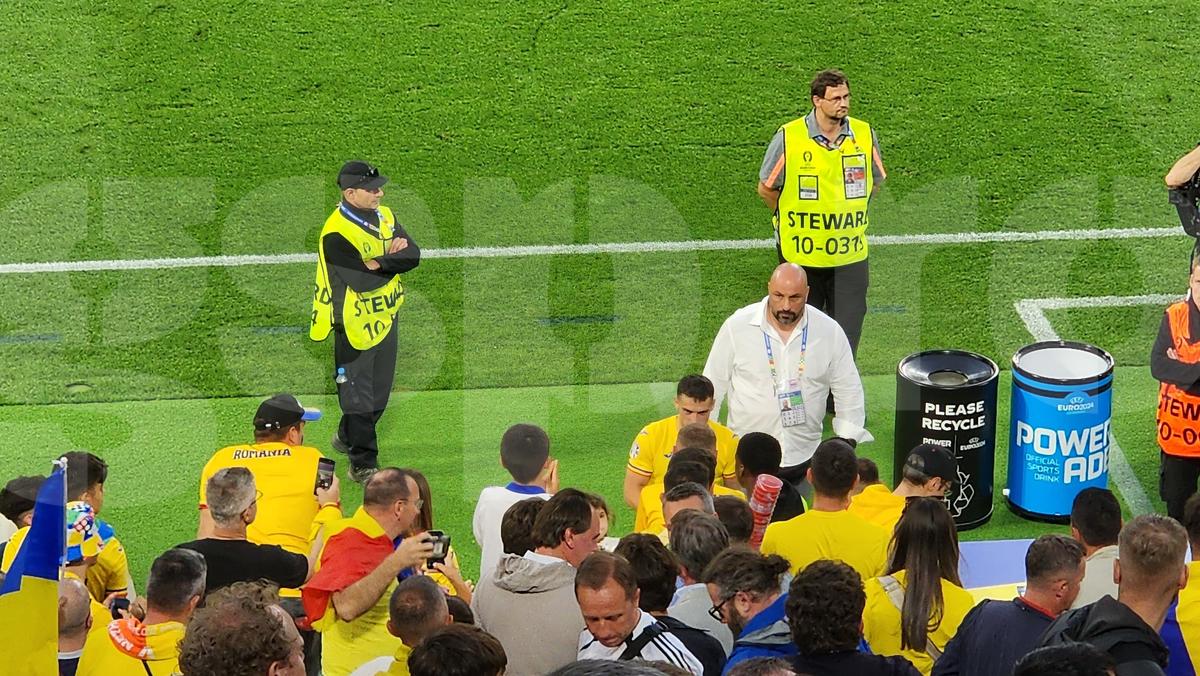 „În minutul 90, în mijlocul întunericului, imensa peluză a început să scandeze «România, România!». O mulțumire” » Scene emoționante la final: 25.000 de inimi, o singură națională
