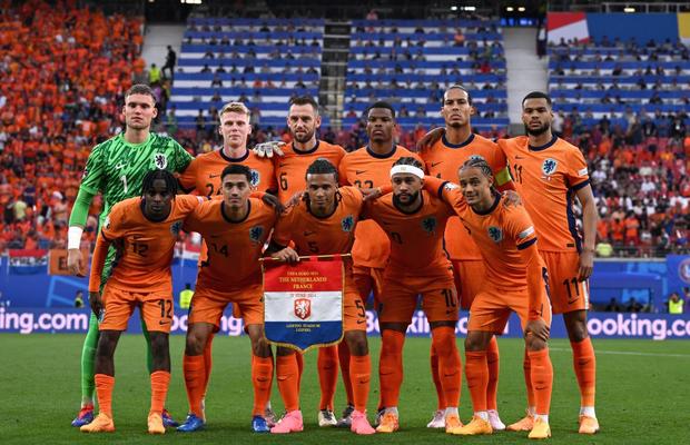 Surpriză uriașă în primul „11” al Olandei cu România?! Koeman ar pregăti o schimbare majoră: „E omul potrivit contra lor”