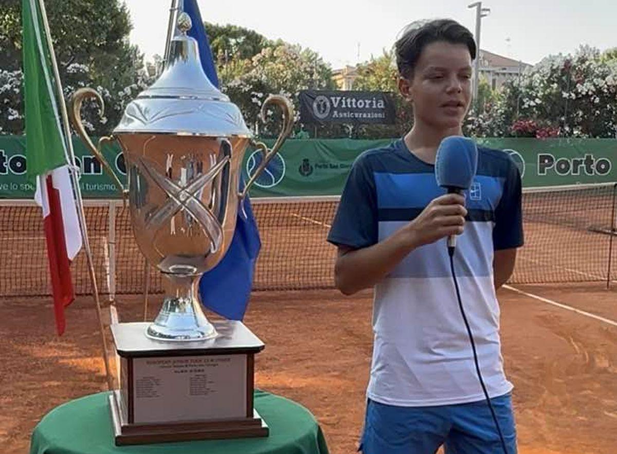 „Singurul copil din lume care a reușit asta” » Povestea lui William Văsîi, noua speranță a tenisului românesc: naveta la 06:00 dimineața, aritmetică mentală și cum se inspiră de la Djokovic: „Își prepară smoothie-uri din rețetele lui”