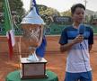 William Văsîi și unul dintre trofeele cucerite în Italia / Sursă foto: Facebook