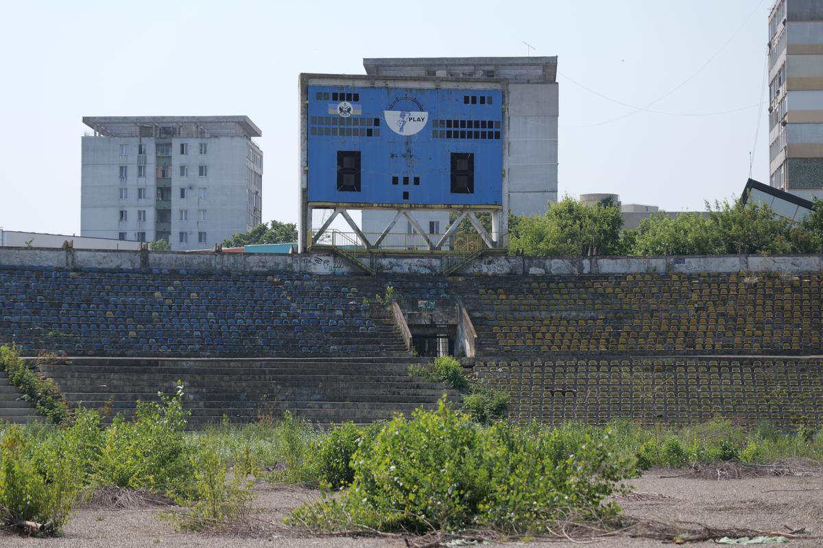 Arena din România pe care a jucat Arsenal a ajuns o junglă!