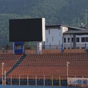 Cum arată stadionul din Piatra Neamț // foto: Andrei Furnigă (GSP)