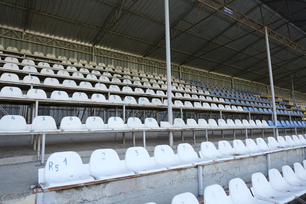 Cum arată Stadionul „Tineretului” din Urziceni // foto: Andrei Furnigă (GSP)