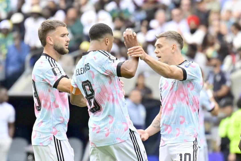 Youri Tielemans și Leandro Trossard au fost la un pas de bătaie în Belgia - Senegal // FOTO: Imago Images