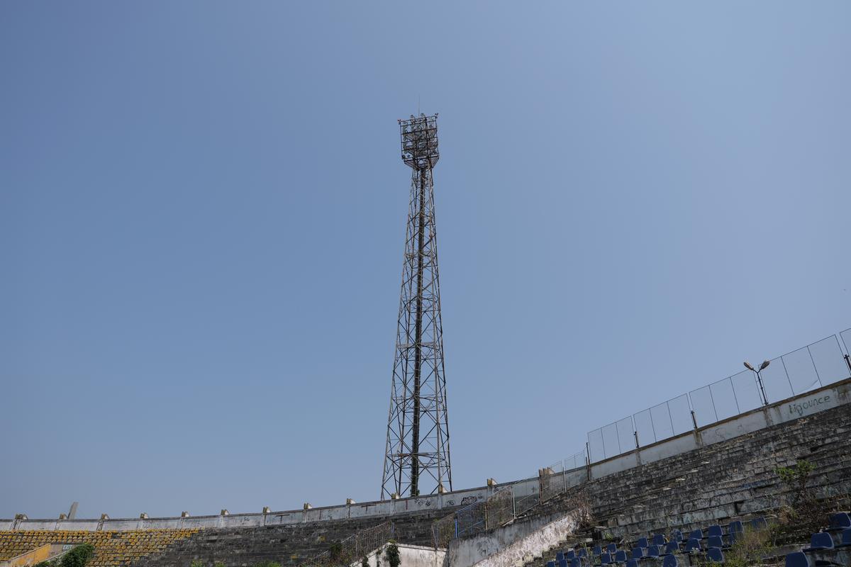 Arena din România pe care a jucat Arsenal a ajuns o junglă!