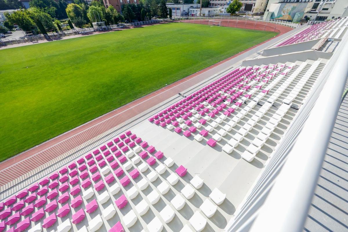Schimbare incredibilă pe arena veche de 98 de ani » Imagini spectaculoase
