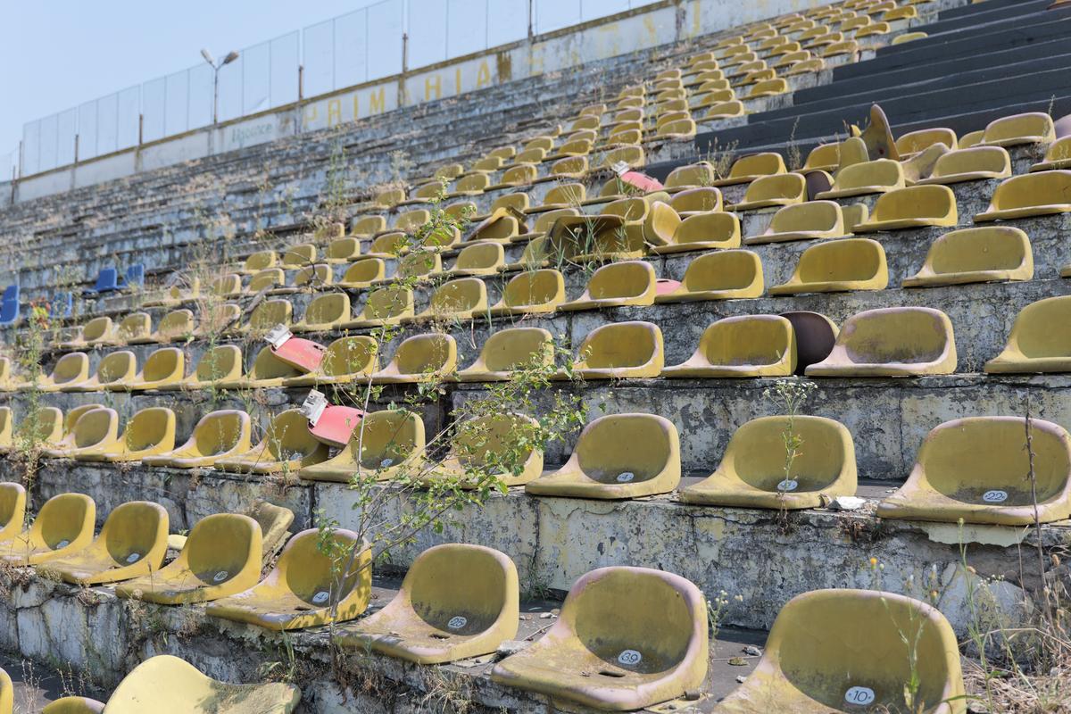 Arena din România pe care a jucat Arsenal a ajuns o junglă!