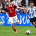 Enzo Fernandez (dreapta), în Argentina - Austria 2-0 / Foto: Imago