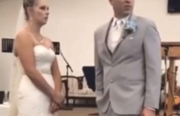 Moment STUPEFIANT! Ce a putut să-i spună mama-soacră miresei când tinerii își jurau dragostea: „Gata, ne-ai ruinat”
