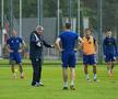 Mircea Lucescu (75 de ani) a început treaba la Dinamo Kiev, iar jucătorii echipei din Ucraina au făcut cunoștință cu metodele dure de antrenament ale tehnicianului român.