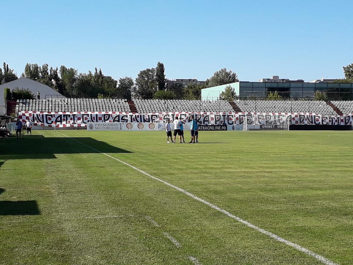Fanii Rapidului au făcut spectacol înaintea meciului cu Turris!