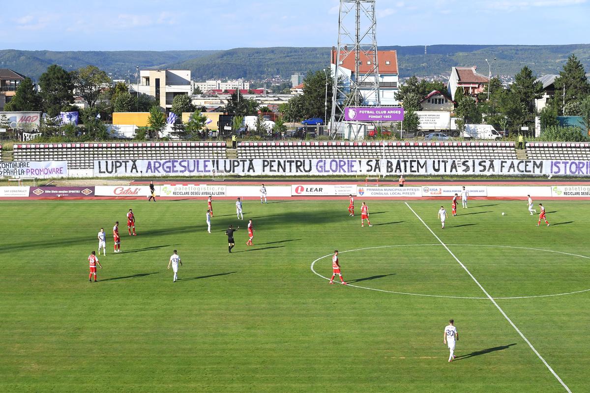 VIDEO + FOTO UTA și FC Argeș au promovat în Liga 1! DRAMATISM TOTAL: golul marcat de Rapid în 90+6 a trimis-o pe Mioveni la baraj și pe Turris în B