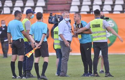 GALERIE FOTO.  Scandal după Rapid - Turris! Jucătorii au început să plângă în vestiar + au intervenit jandarmii