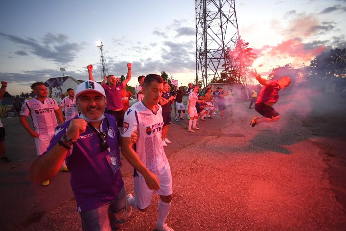 FOTO Imagini FANTASTICE! FC Argeș și UTA au sărbătorit împreună promovarea în Liga 1