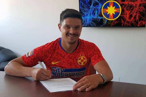 La 9 ani, Alexandru Buziuc (26 de ani), noul jucător al lui FCSB, mergea cu animalele pe ulițele satului