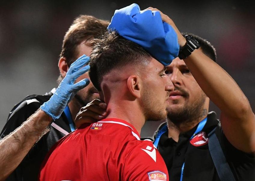 Dinamo a învins-o pe Academica Clinceni, scor 3-1. Deian Sorescu (23 de ani) a fost din nou cel mai bun jucător, cu două goluri marcate, dar e nemulțumit de modul în care este tratat de conducere.