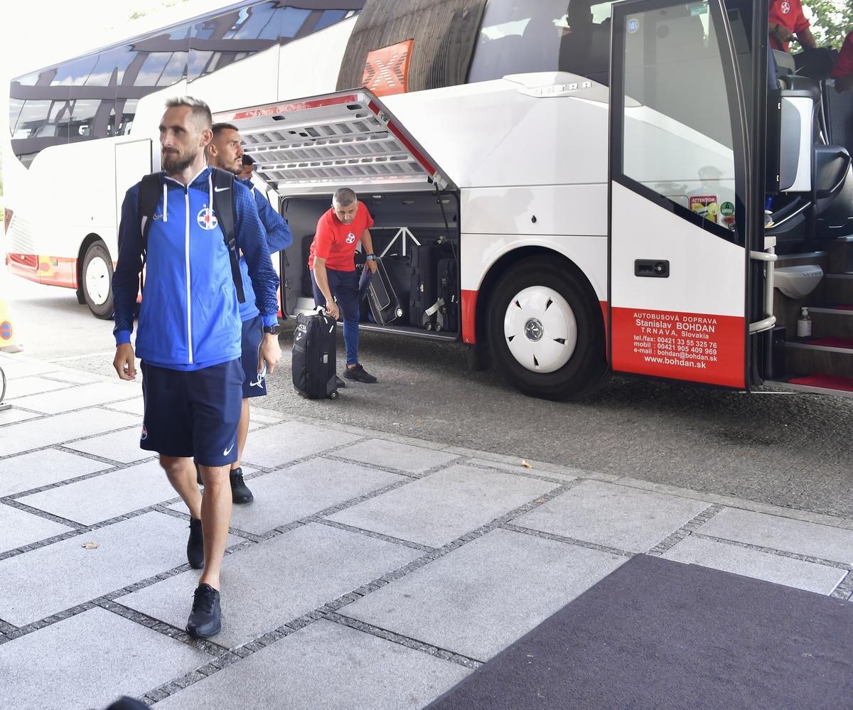 FCSB a ajuns în Slovacia