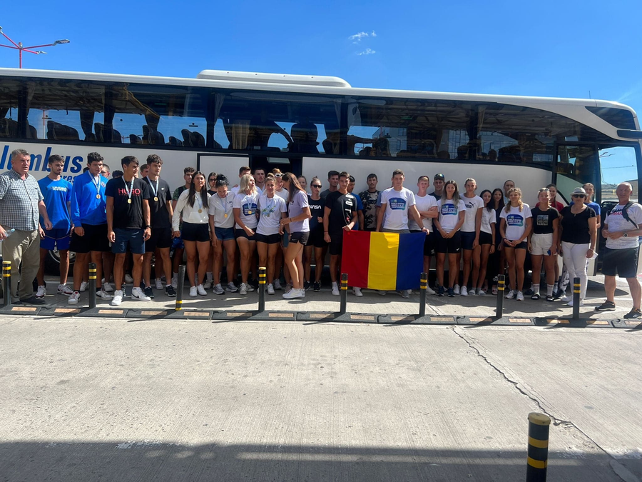 Delegația României întorcându-se de la Varese 33 de ore pe drum! Chinul canotorilor care au cucerit 7 medalii la Campionatele Mondiale pentru tineret și juniori de la Varese