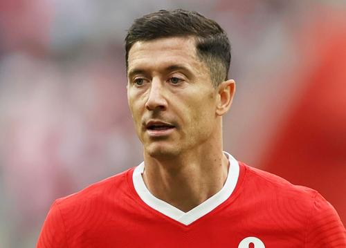 Robert Lewandowski și-a luat ieri rămas bun de la foștii coechipieri și de la angajații lui Bayern, foto: Imago