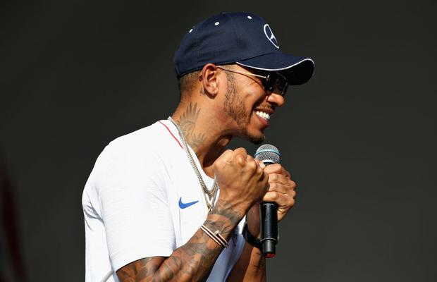 Lewis Hamilton investește la un club de renume » Parte a tranzacției de 4,65 miliarde de dolari