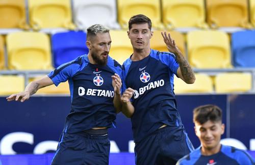 Bogdan Rusu, lângă David Miculescu la antrenamentul FCSB / foto: Cristi Preda (Slovacia)