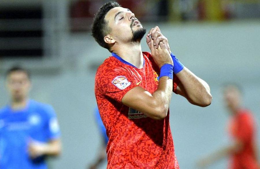 Petre a cucerit două trofee, titlul cu Farul și Cupa României alături de FCSB Intrigat de imaginea publicată de CFR Cluj cu Billel Omrani: „Mamă, băi... asta e cu AI-ul! El are 144 de kilograme!”